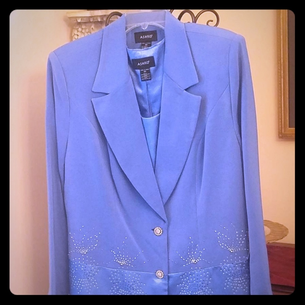 Dressy pantsuit